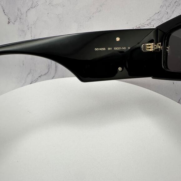 New Gucci Sunglasses - Picture 8 of 16